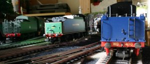 Locoyard Back 35027 Port Line, 850 Lord Nelson, 400 Sir Guy Williams