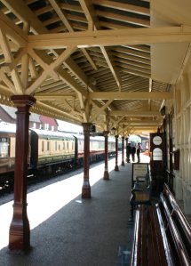 Bluebell Railway - Sheffield Park - Station Platform 2 Waiting Shelter