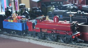 Locoyard Christmas 2012 (Delivery by Red and Gold Pannier Tank 2783)