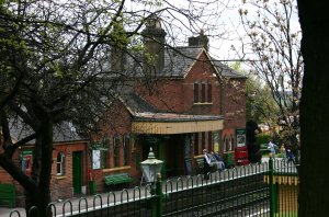 2013 Watercress Line - Ropley - Booking Office