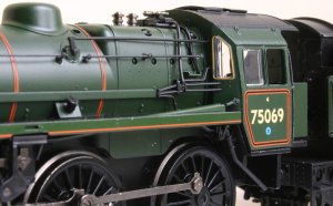 Bachmann - BR Standard 4MT 4-6-0 class - 75069 Locoyard Review (boiler fittings & pipework)