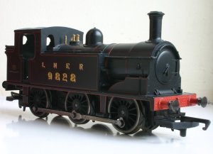 Hornby Railroad - LNER J83 - model review - 9828