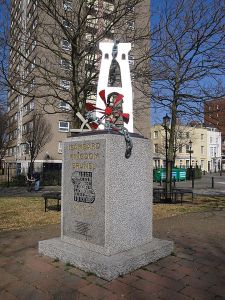 450px-Portsmouth_St_George's_Square_Isambard_Kingdom_Brunel_memorial