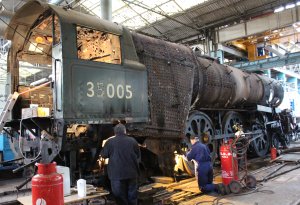Merchant Navy class - 35005 Canadian Pacific -  Eastleigh Dec 2013 (right view)