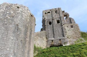 Corfe Castle - National Trust (keep)