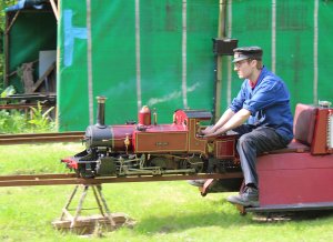 Bankside Miniature Railway - Brambridge Garden Centre 2014 - Carolyn