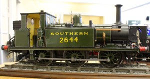 EG Best cardboard models (7) Southern Olive Green A1X Terrier class 2644