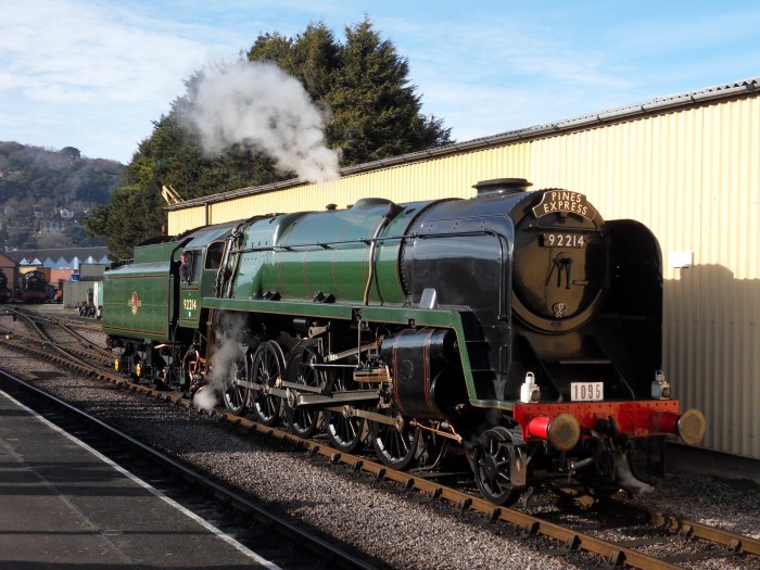 BR 9F 92214 poses at Minehead